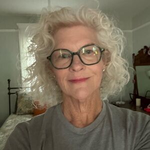 Meet your Posher, Lisa